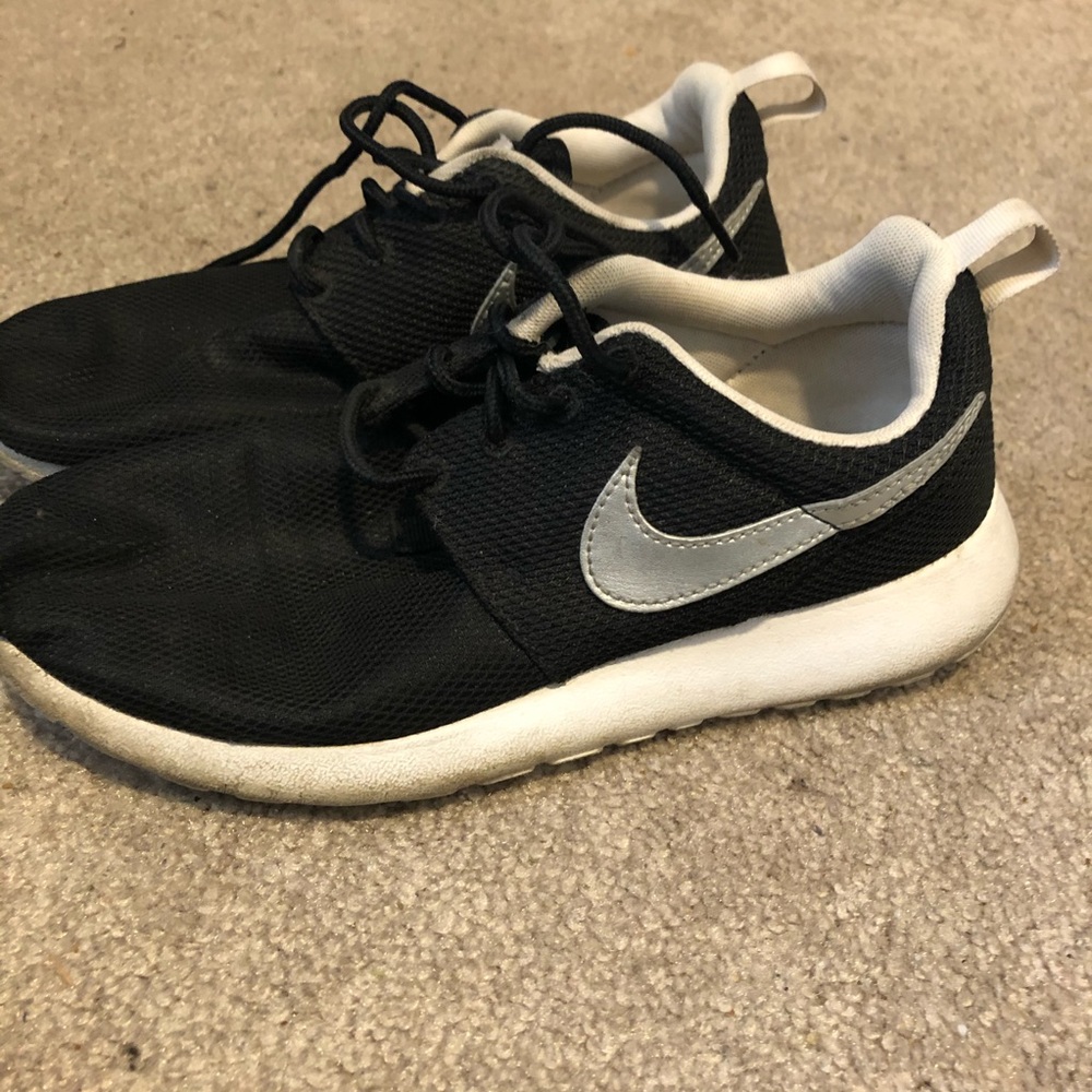 Nike size youth 5